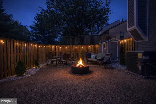 $679,900 | 6347 Chimney Wood Court, Alexandria, VA 22306