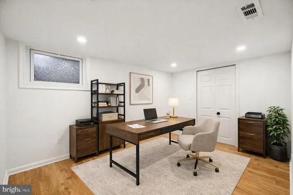 $639,900 | 6347 Chimney Wood Court, Alexandria, VA 22306