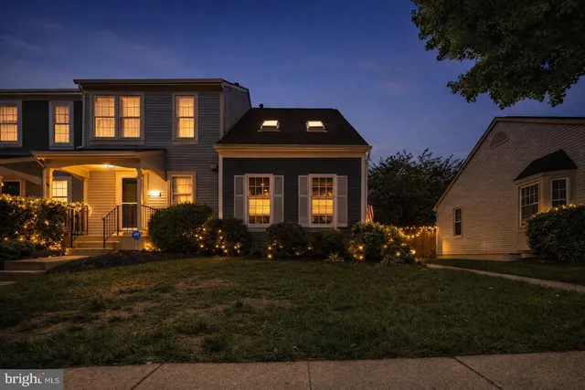 $679,900 | 6347 Chimney Wood Court, Alexandria, VA 22306