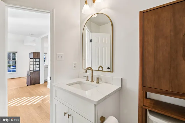 $679,900 | 6347 Chimney Wood Court, Alexandria, VA 22306