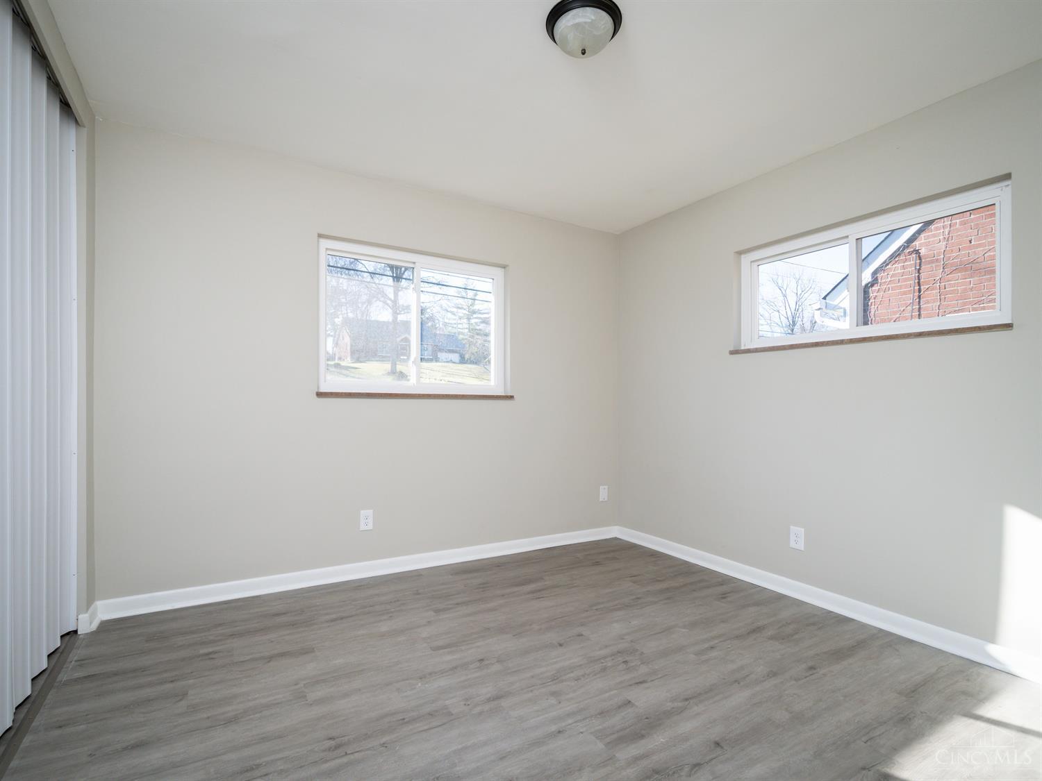 288 Riddle Road Woodlawn, OH 45215 - Photo 18 of 29