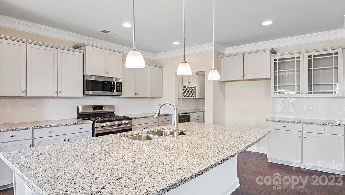 227 Fox Cove Road Hendersonville, NC 28792 - Photo 8 of 32 Gallery Image 8