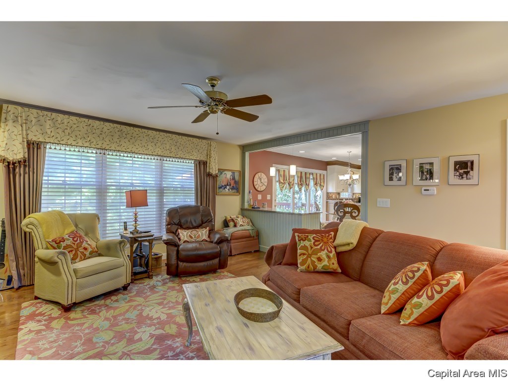 812 Wythe Road Springfield, IL 62702 - Photo 12 of 36
