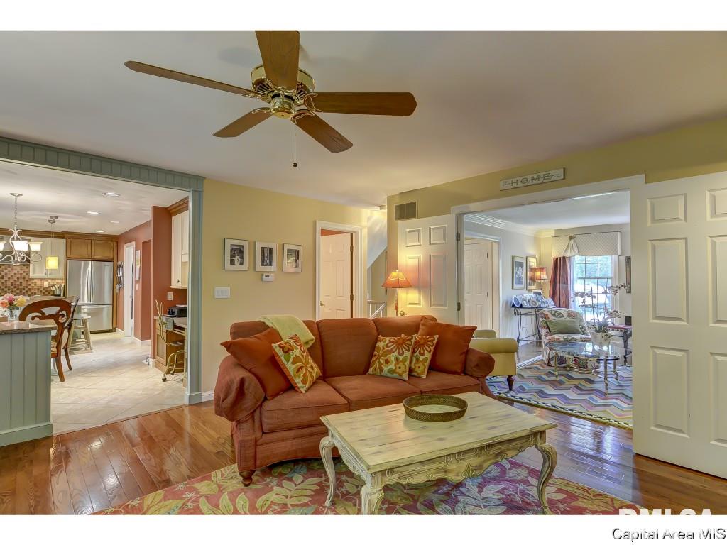 812 Wythe Road Springfield, IL 62702 - Photo 7 of 36