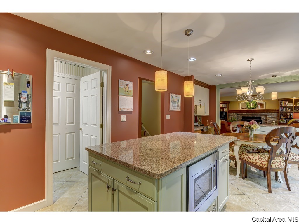 812 Wythe Road Springfield, IL 62702 - Photo 8 of 36