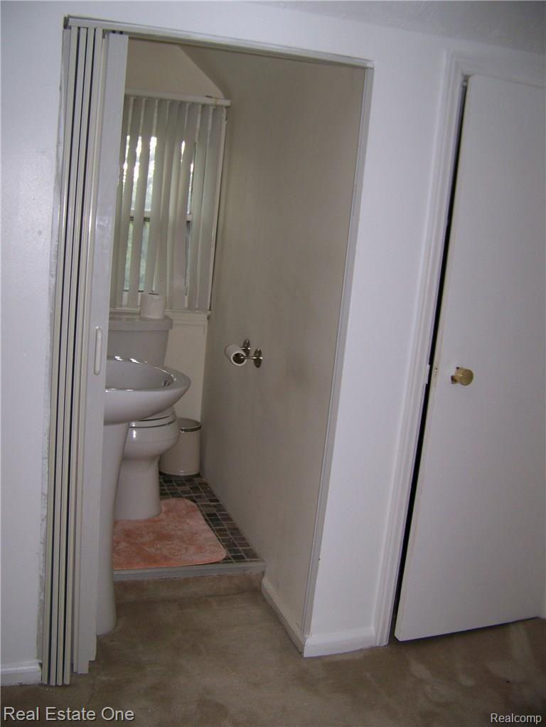 2875 Grant Road Rochester, MI 48309 - Photo 14 of 25 GRANT HALF BA.JPG