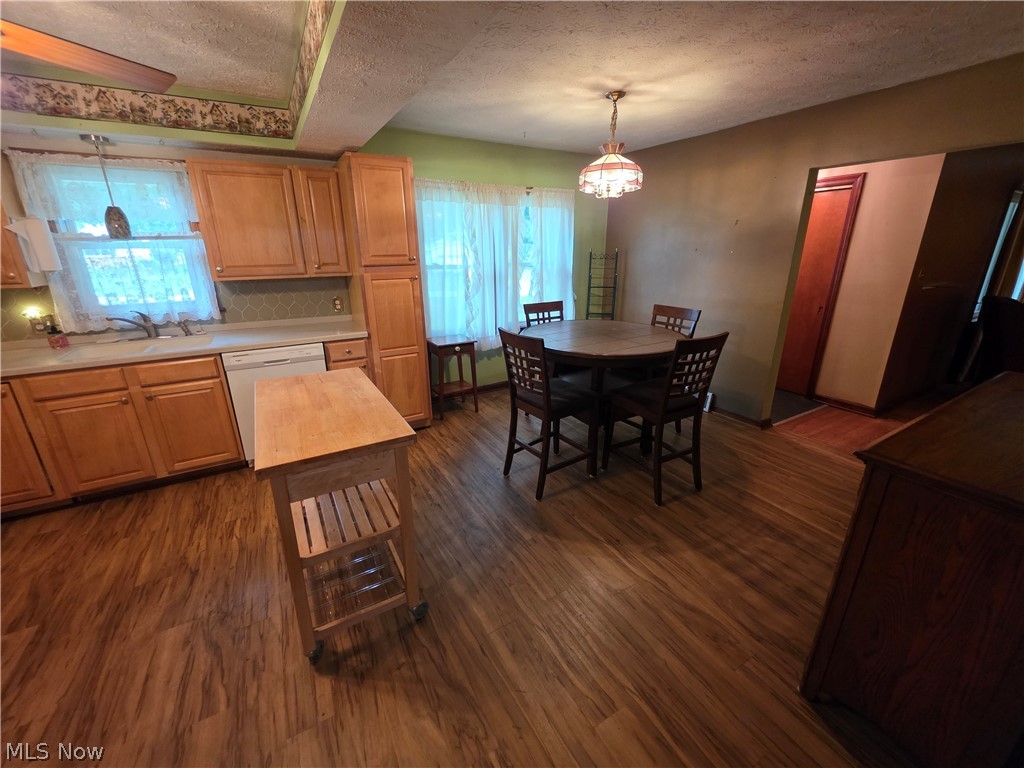 490 Bonshire Road Akron, OH 44319 - Photo 4 of 28 Gallery Image 4