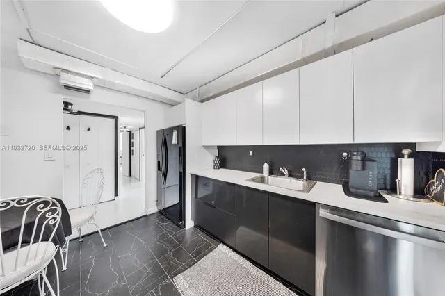 $3,100 | 800 Parkview Drive, Unit 230, Hallandale Beach, FL 33009