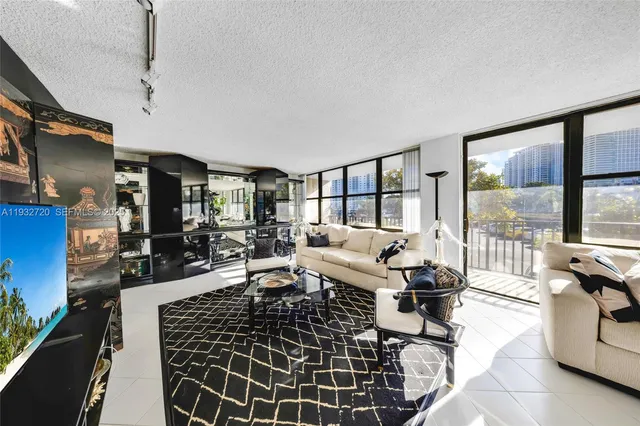 $3,100 | 800 Parkview Drive, Unit 230, Hallandale Beach, FL 33009