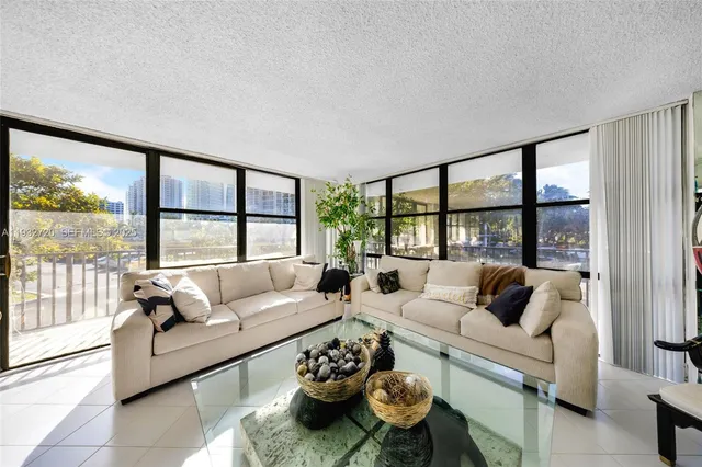 $3,100 | 800 Parkview Drive, Unit 230, Hallandale Beach, FL 33009