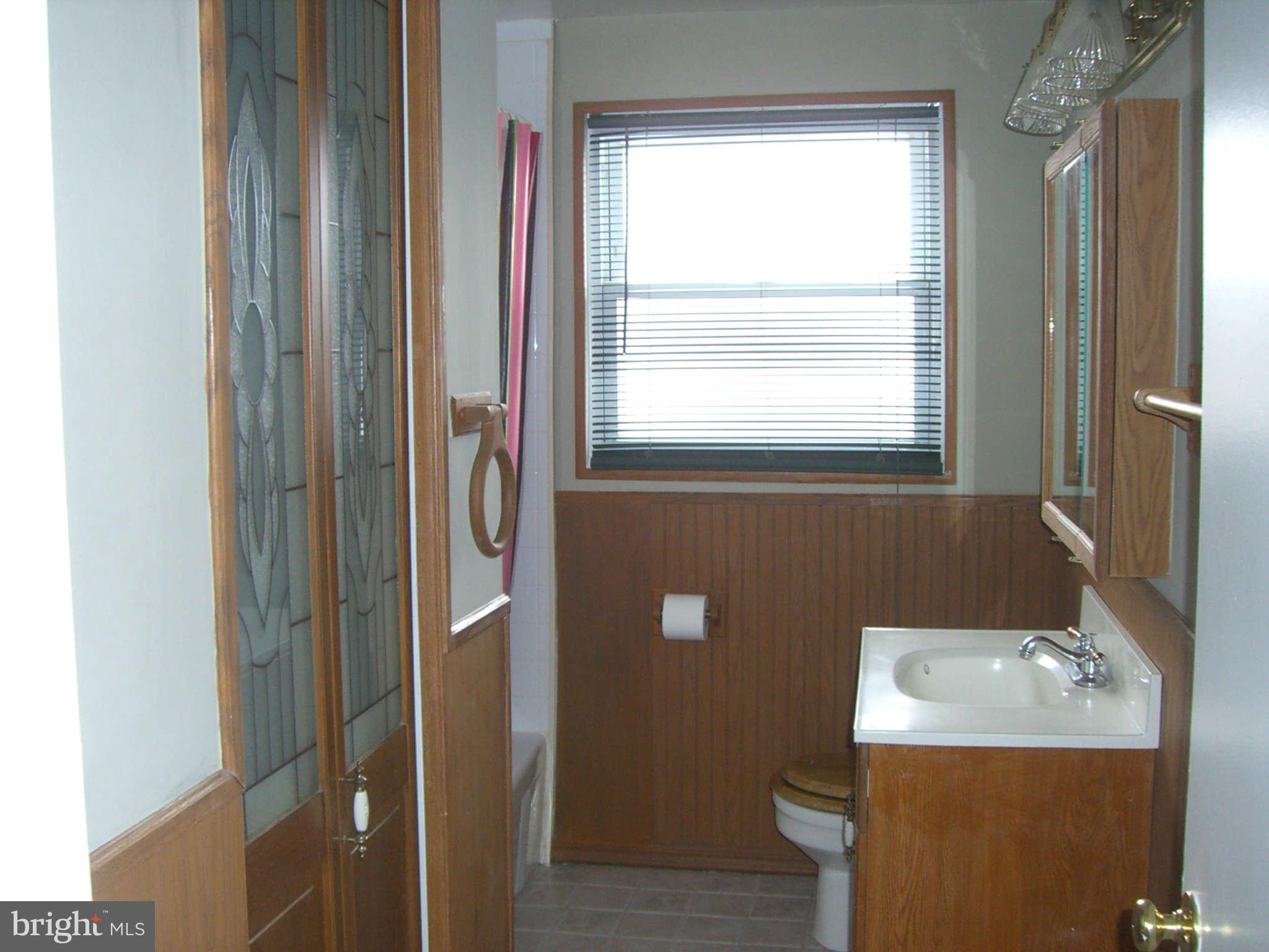 7838 Kentley Road Baltimore, MD 21222 - Photo 14 of 21 Bath