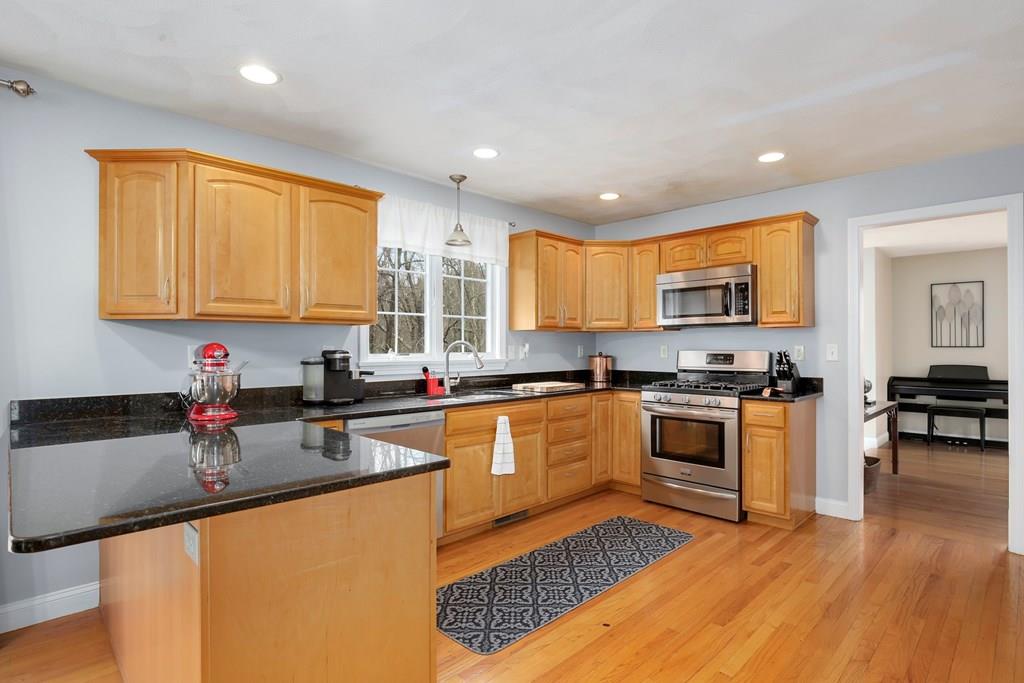 42 Lowell Road North Reading, MA 01864 - Photo 10 of 34 Gallery Image 10