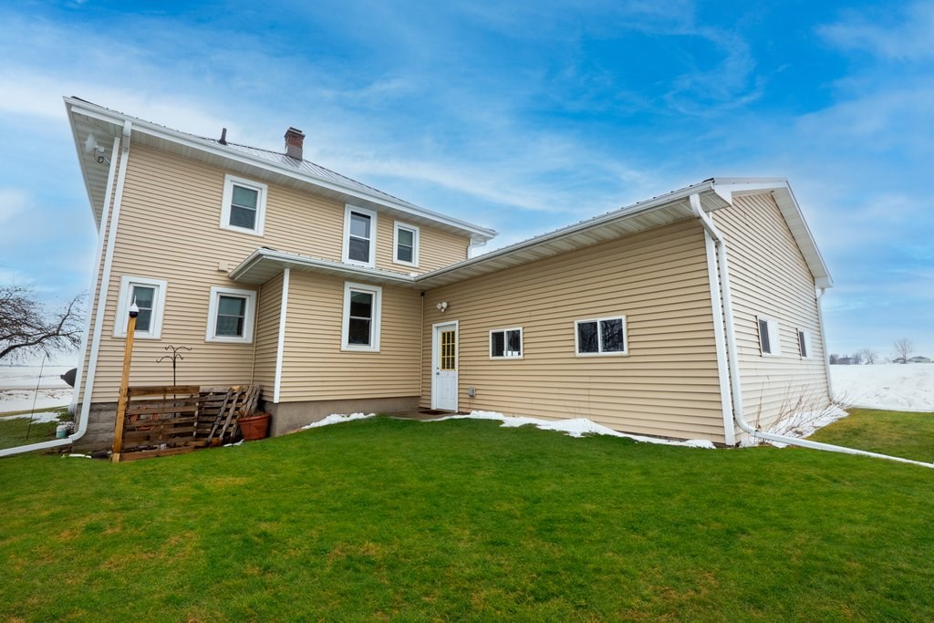 N4390 County Road East Kewaunee, WI 54216 - Photo 5 of 44