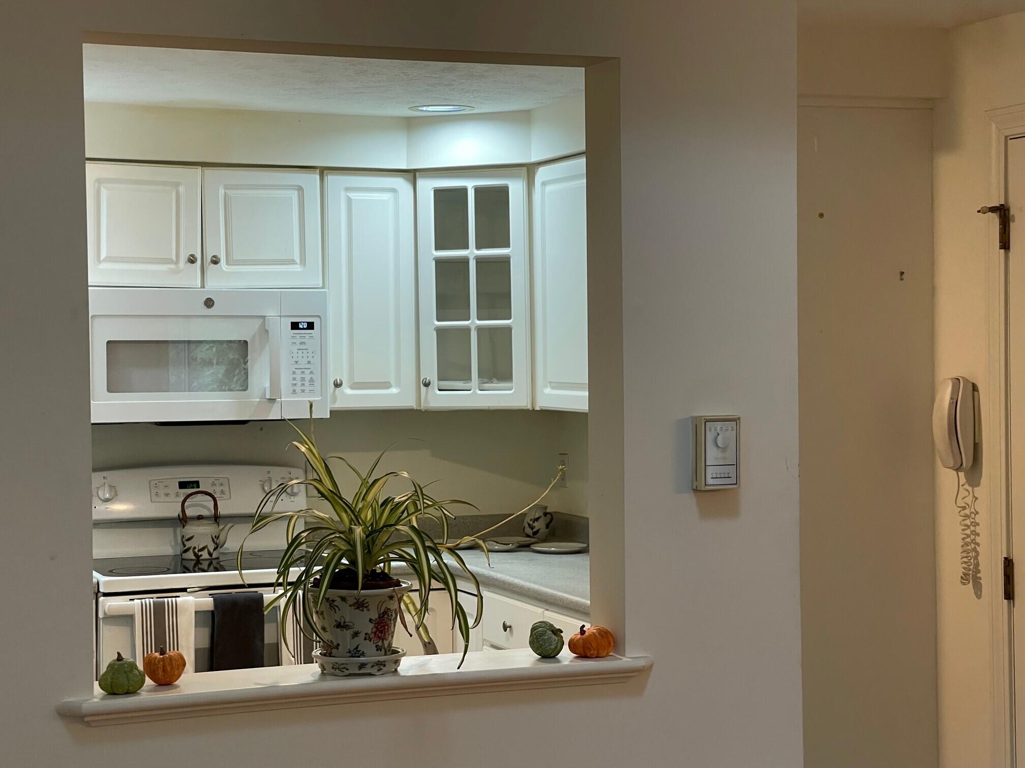 19 Windsor Commons Drive, Unit 19 Kennebunk, ME 04043 - Photo 13 of 68 So attractive