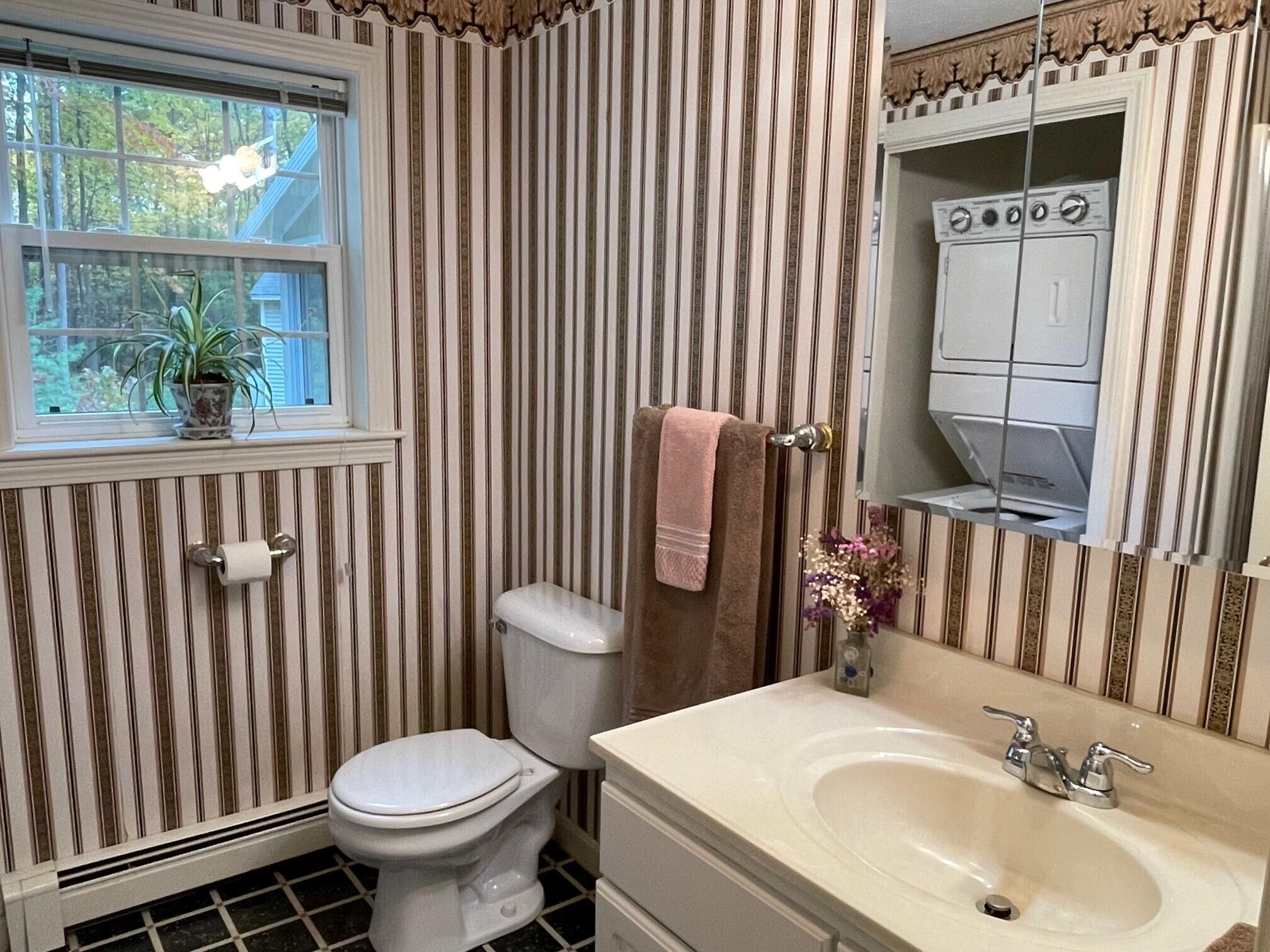 19 Windsor Commons Drive, Unit 19 Kennebunk, ME 04043 - Photo 30 of 68 First floor hall bath