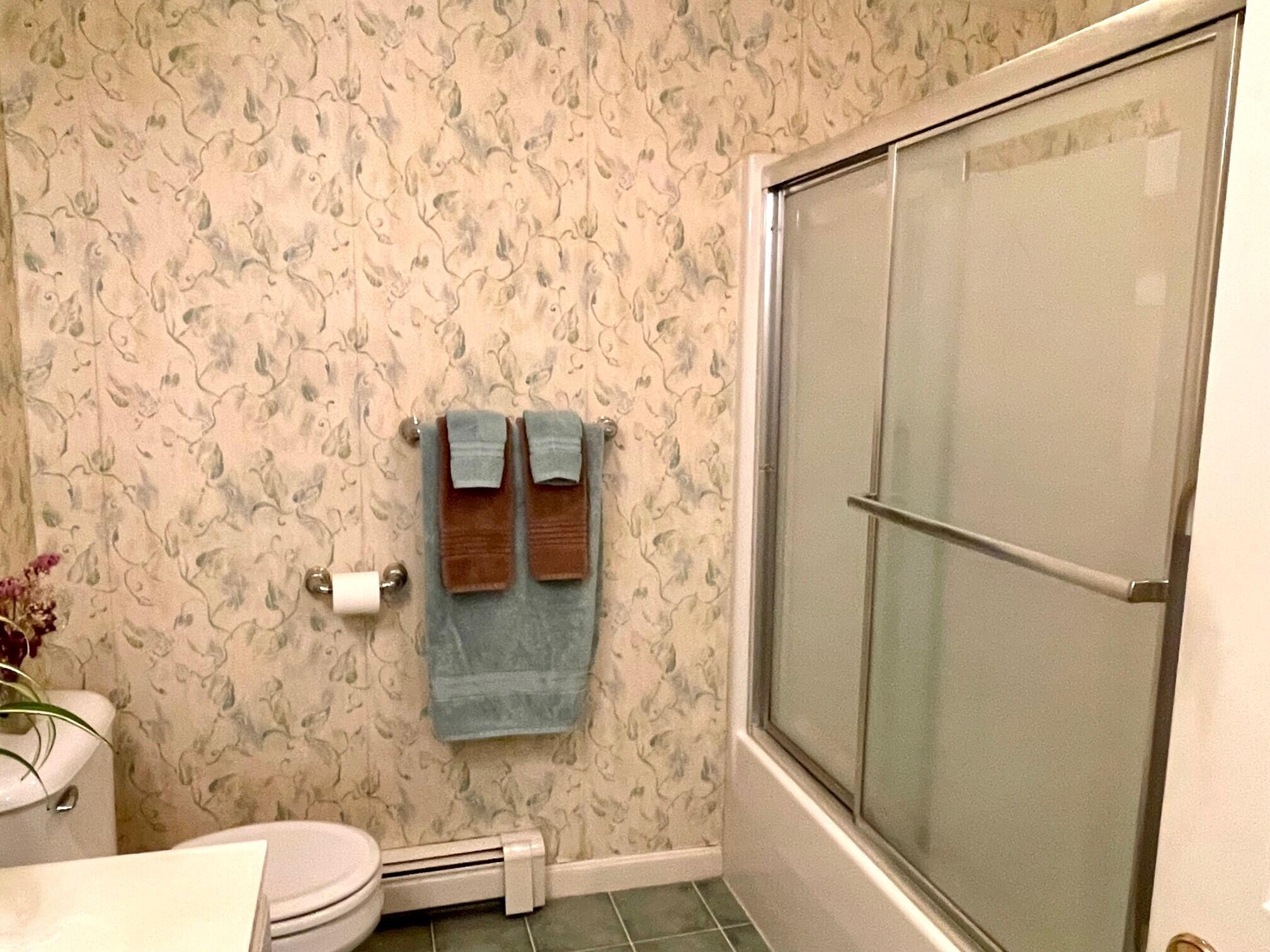 19 Windsor Commons Drive, Unit 19 Kennebunk, ME 04043 - Photo 39 of 68 With tub/shower