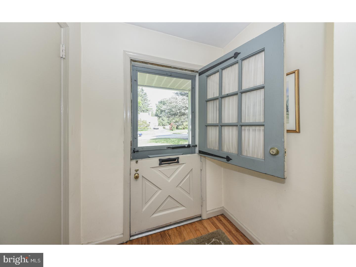 606 Arlingham Road Flourtown, PA 19031 - Photo 4 of 24 Foyer
