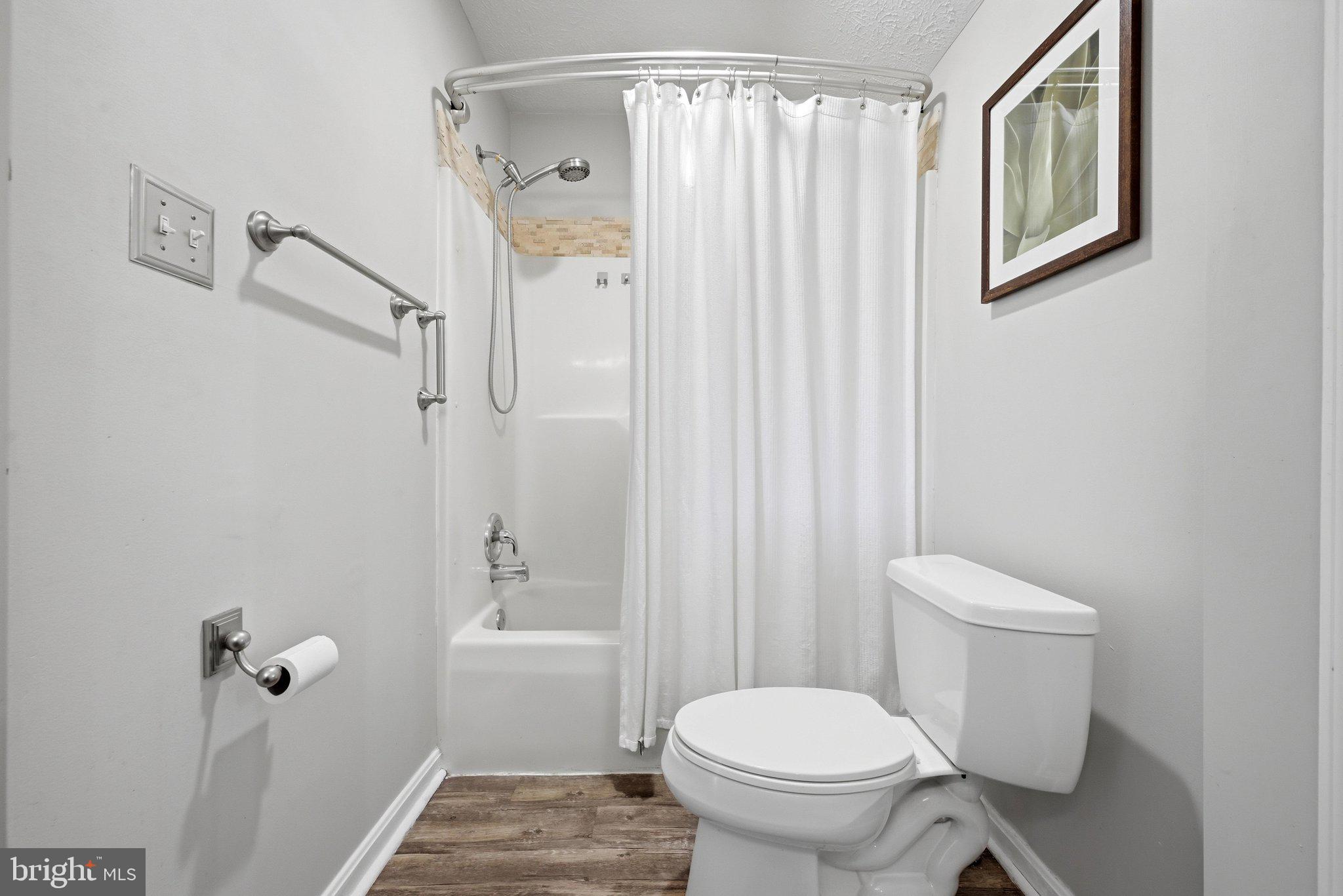 297 Huntersridge Road Winchester, VA 22602 - Photo 59 of 105 Jack and Jill Bathroom