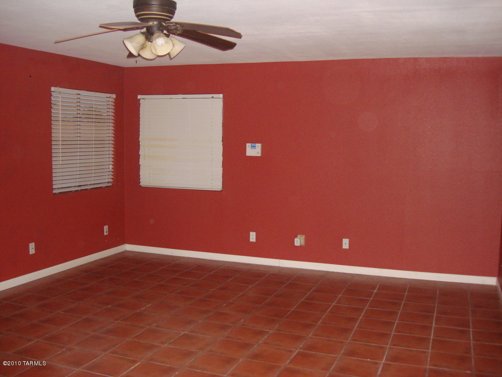 5650 North Ezybrook Road Tucson, AZ 85741 - Photo 3 of 24