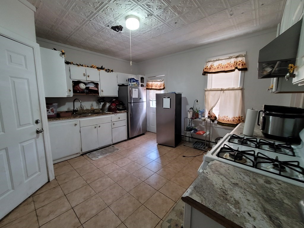 403 Wilbraham Road Springfield, MA 01109 - Photo 6 of 7 Gallery Image 6