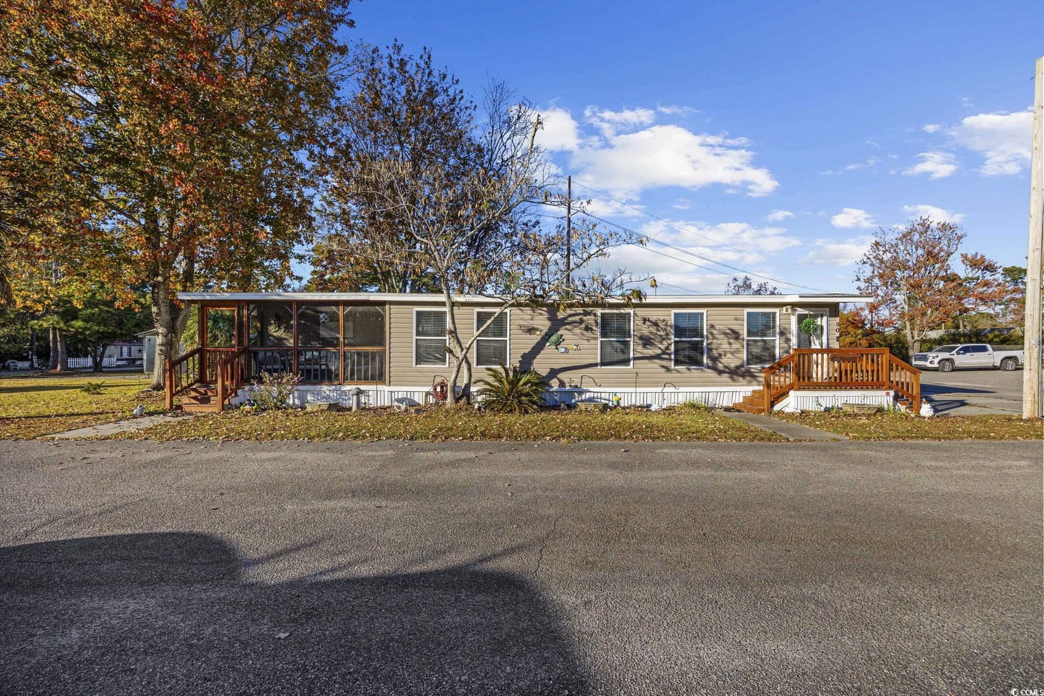 View of manufactured / mobile home