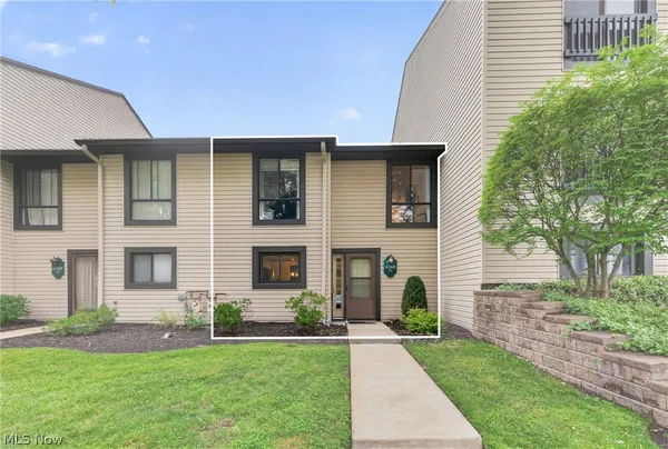 $184,000 | 6260 Greenwood Parkway, Unit 202, Northfield, OH 44067