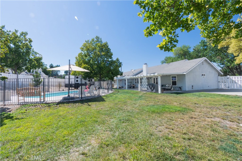 1766 Union Road Paso Robles, CA 93446 - Photo 21 of 31 a view of a house with backyard and sitting area