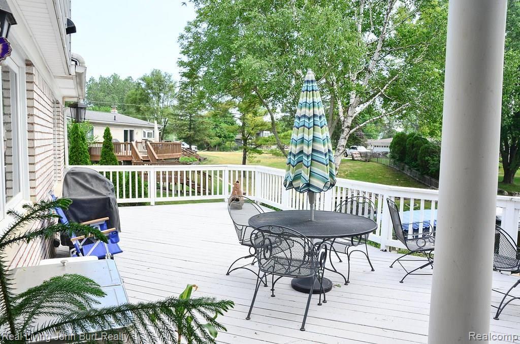 425 Sanders Road Oxford, MI 48371 - Photo 3 of 27 DECK