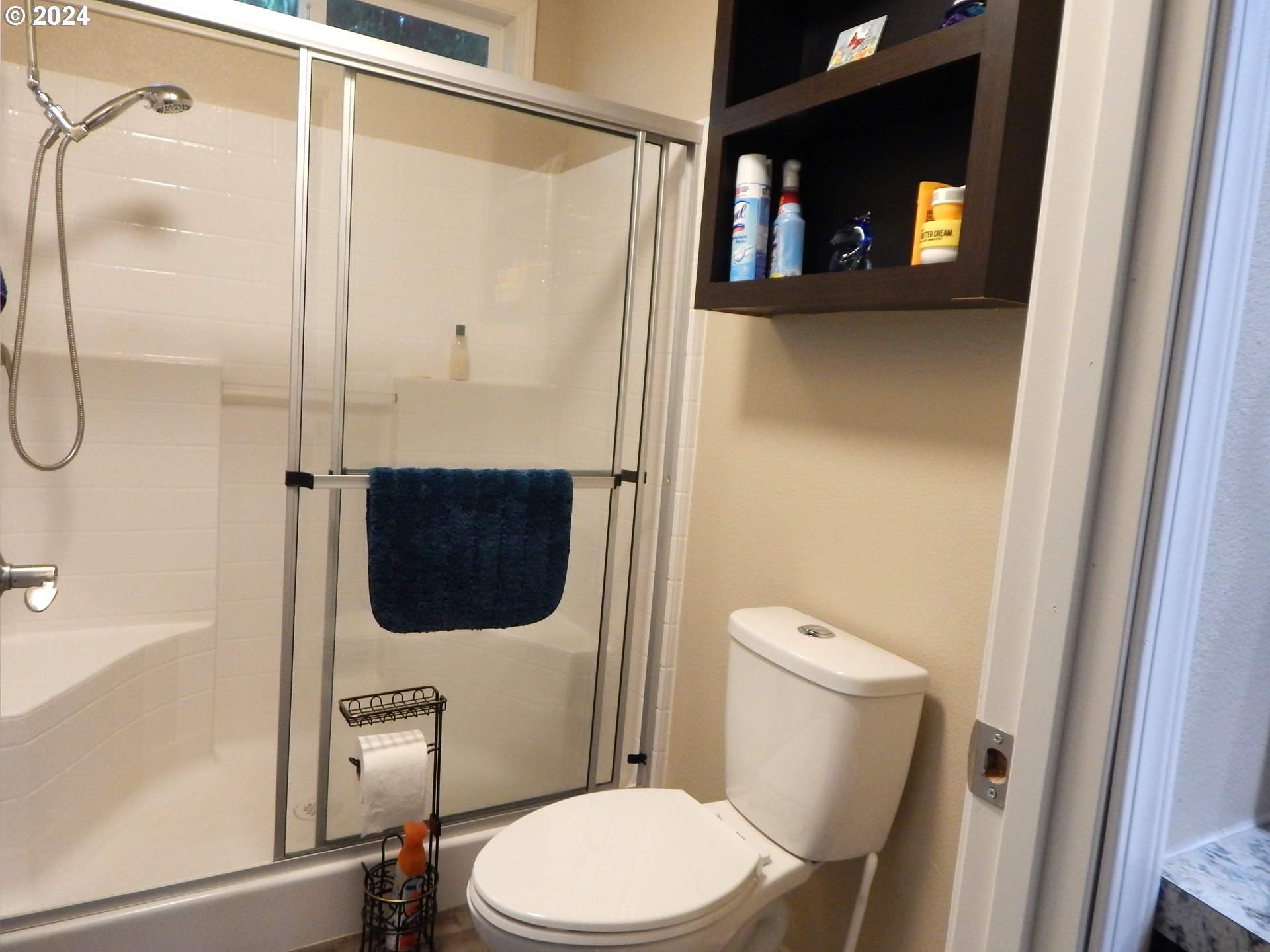 1050 North Cedar Point Road, Unit C6 Coquille, OR 97423 - Photo 19 of 32 Bathroom, Attached