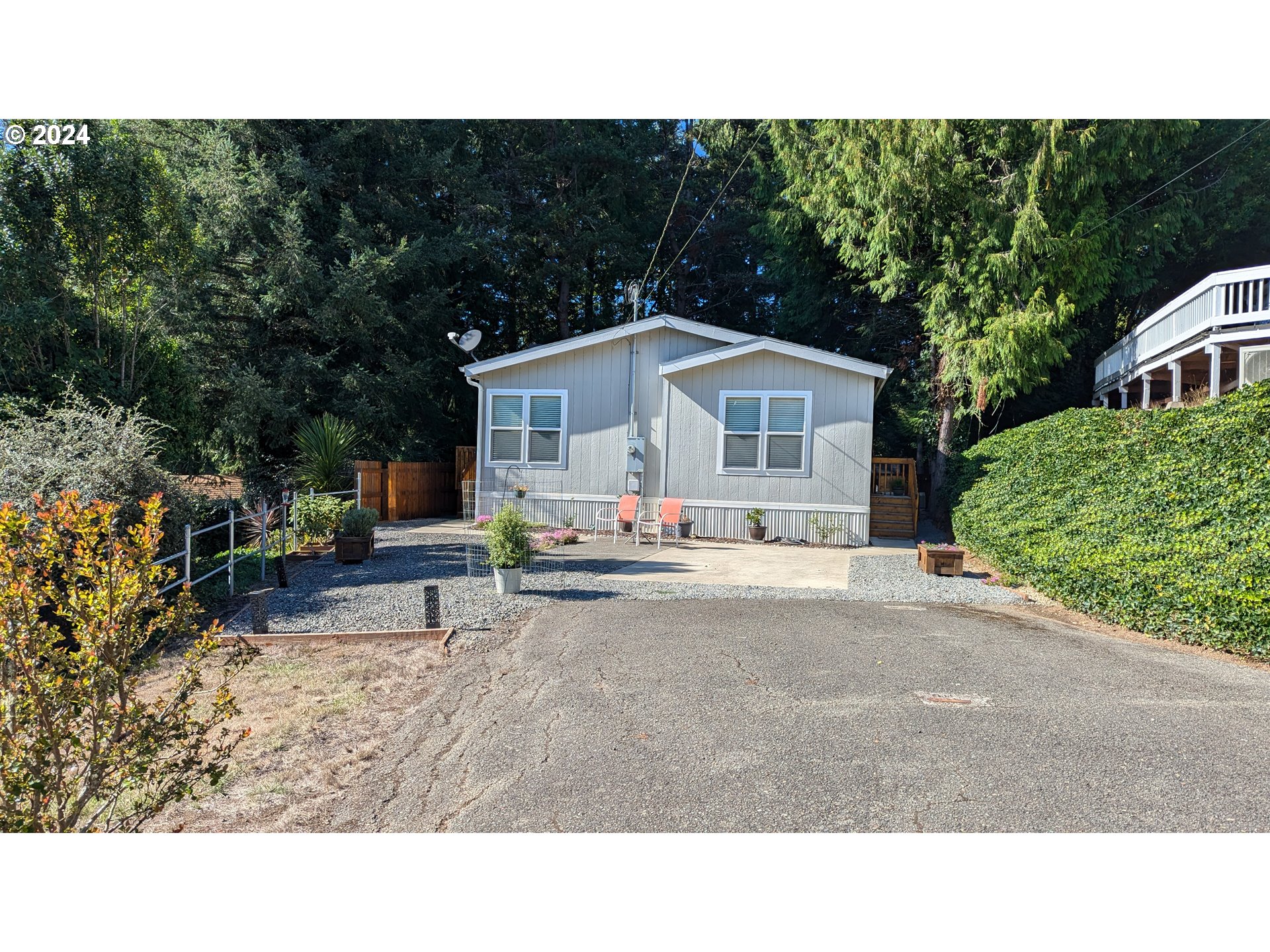 1050 North Cedar Point Road, Unit C6 Coquille, OR 97423 - Photo 4 of 32 Parking