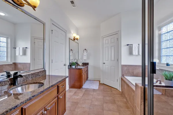 $3,950 | 1824 B 6th Avenue North, Nashville, TN 37208