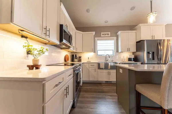 $625,000 | 1230 Crockett Drive, Holmen, WI 54636