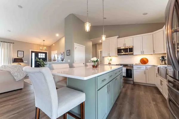 $625,000 | 1230 Crockett Drive, Holmen, WI 54636