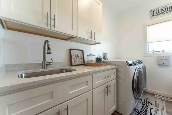 $625,000 | 1230 Crockett Drive, Holmen, WI 54636