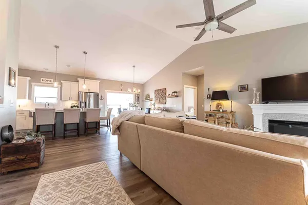 $625,000 | 1230 Crockett Drive, Holmen, WI 54636