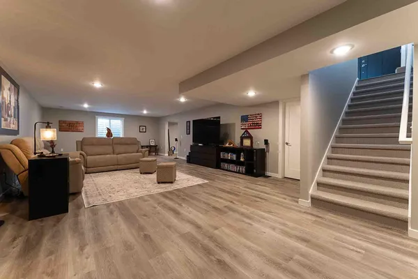 $625,000 | 1230 Crockett Drive, Holmen, WI 54636