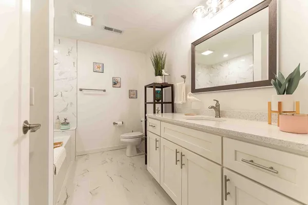 $625,000 | 1230 Crockett Drive, Holmen, WI 54636