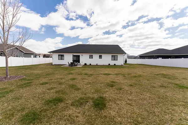 $625,000 | 1230 Crockett Drive, Holmen, WI 54636