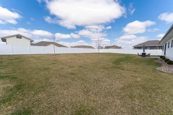 $625,000 | 1230 Crockett Drive, Holmen, WI 54636
