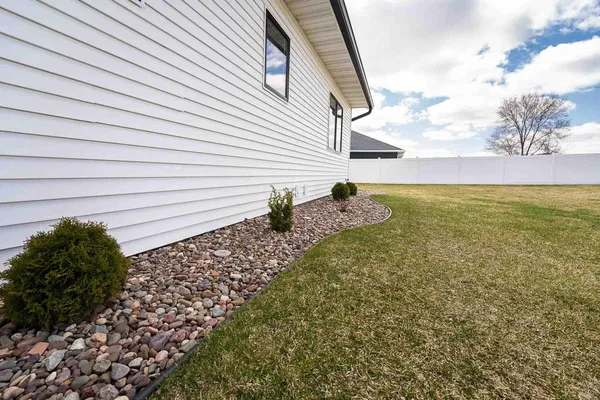 $625,000 | 1230 Crockett Drive, Holmen, WI 54636