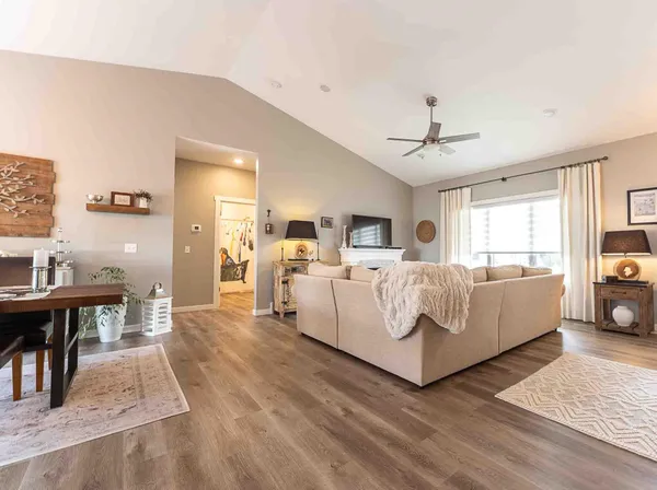 $625,000 | 1230 Crockett Drive, Holmen, WI 54636