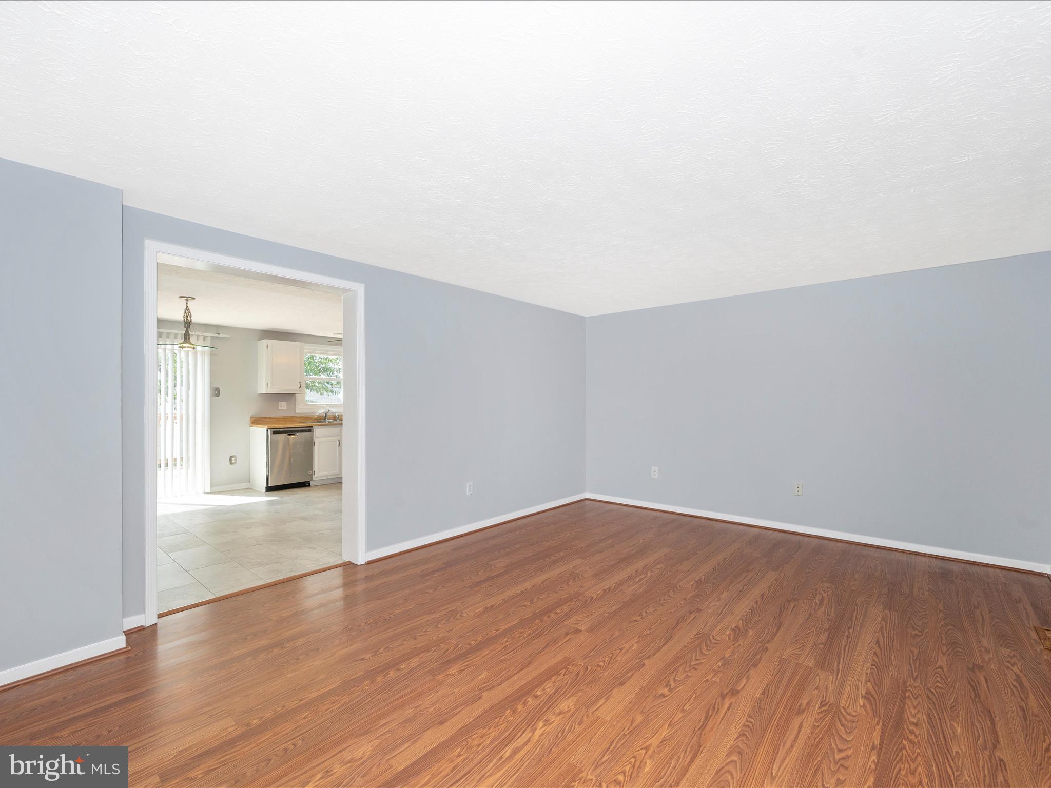 204 E Road Mount Airy, MD 21771 - Photo 5 of 51 Living Room