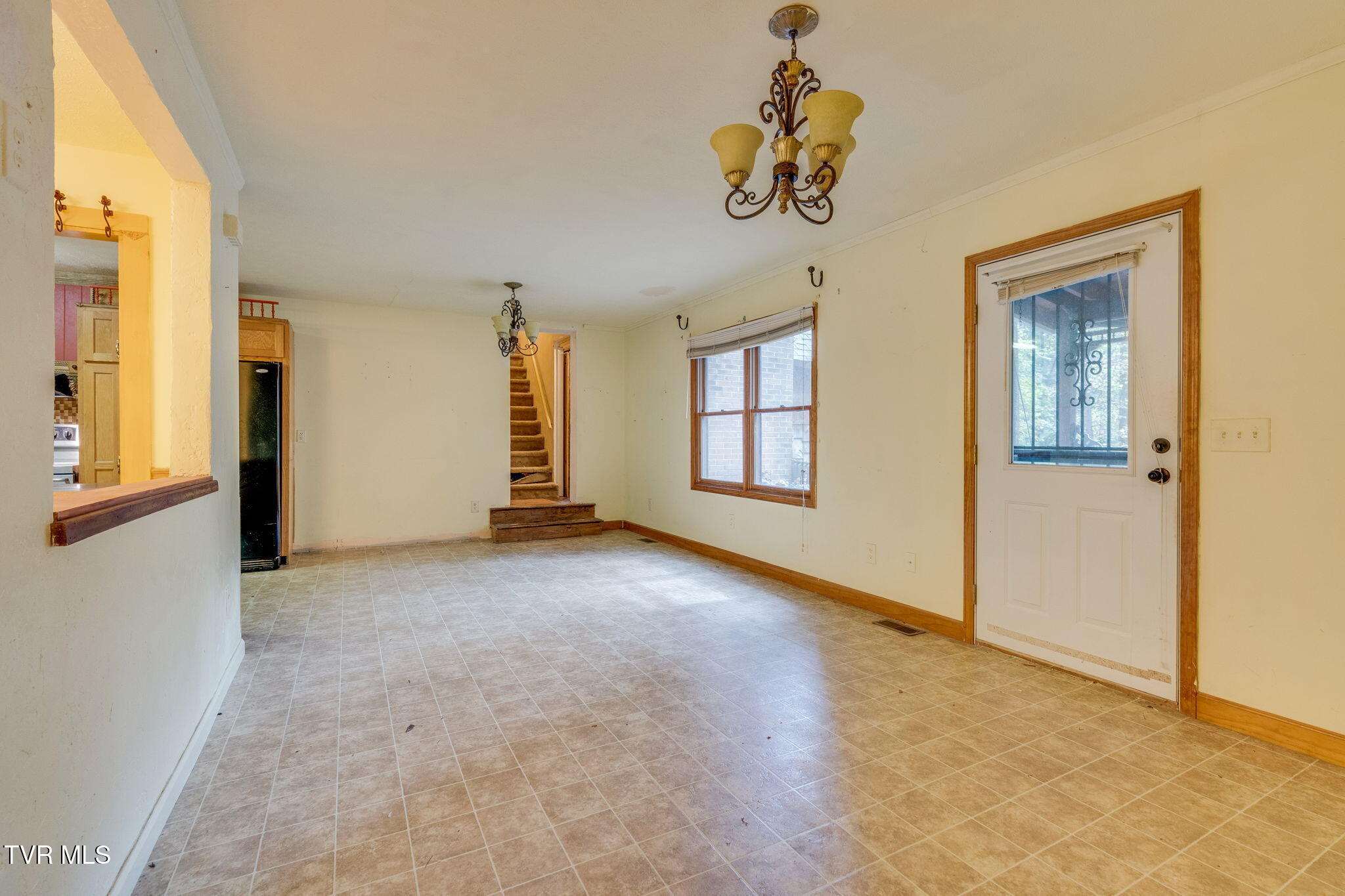 1556 Powder Branch Road Johnson City, TN 37601 - Photo 3 of 35 003