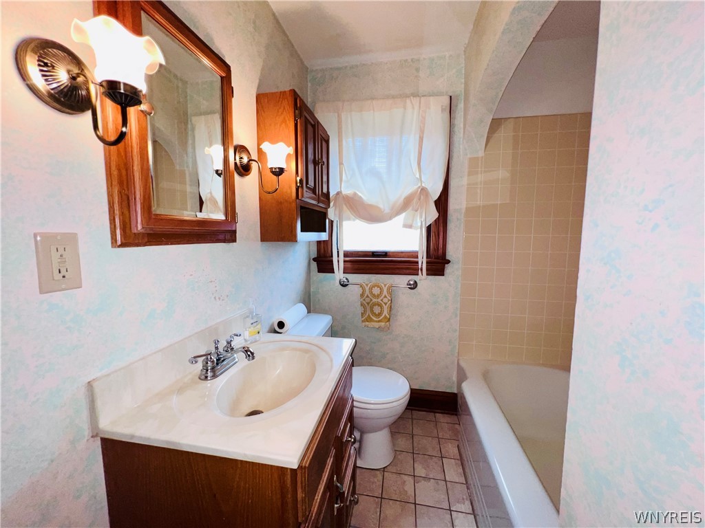 3050 Belknap Road Eden, NY 14057 - Photo 20 of 39 2014 Ceramic flr tiles.