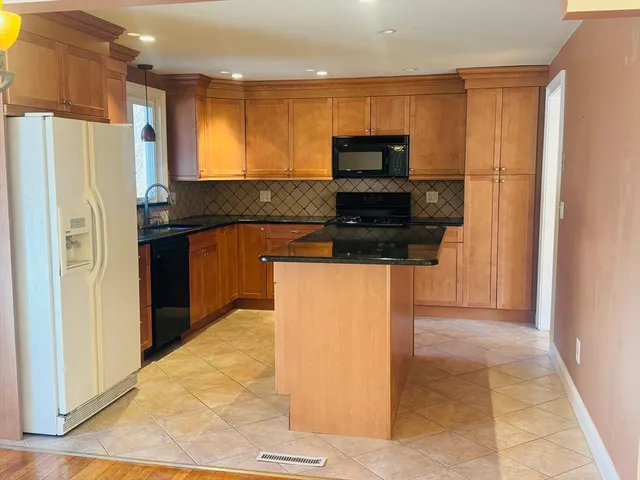 $750,000 | 27 Sandy Ridge Circle, Sharon, MA 02067