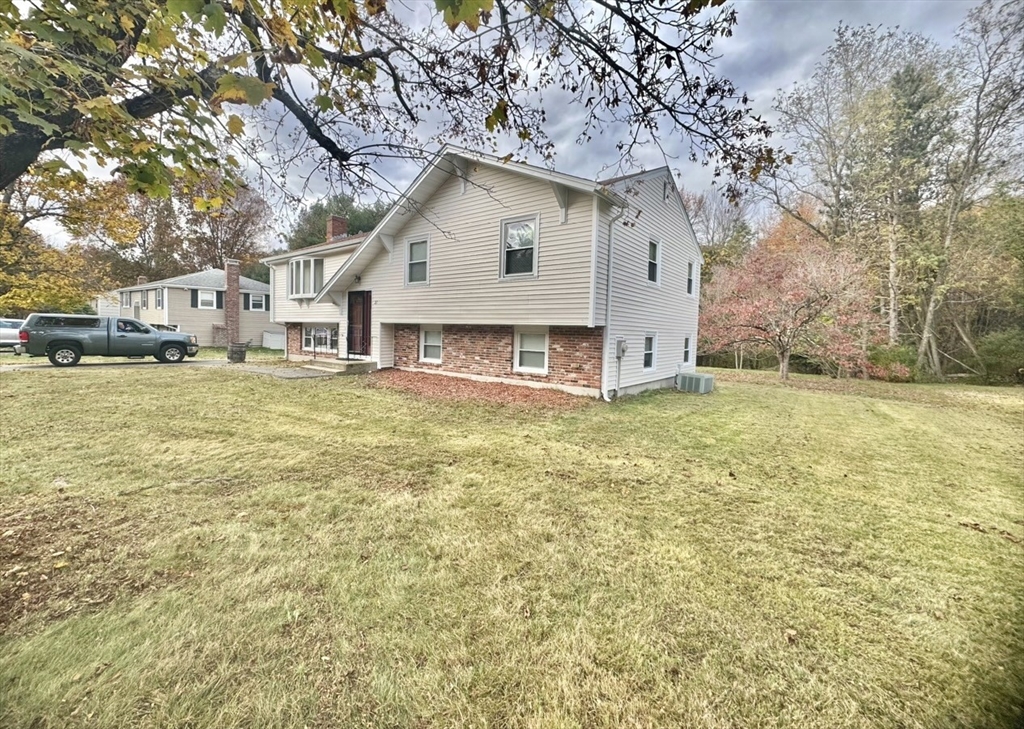 27 Sandy Ridge Circle Sharon, MA 02067 - Photo 3 of 17