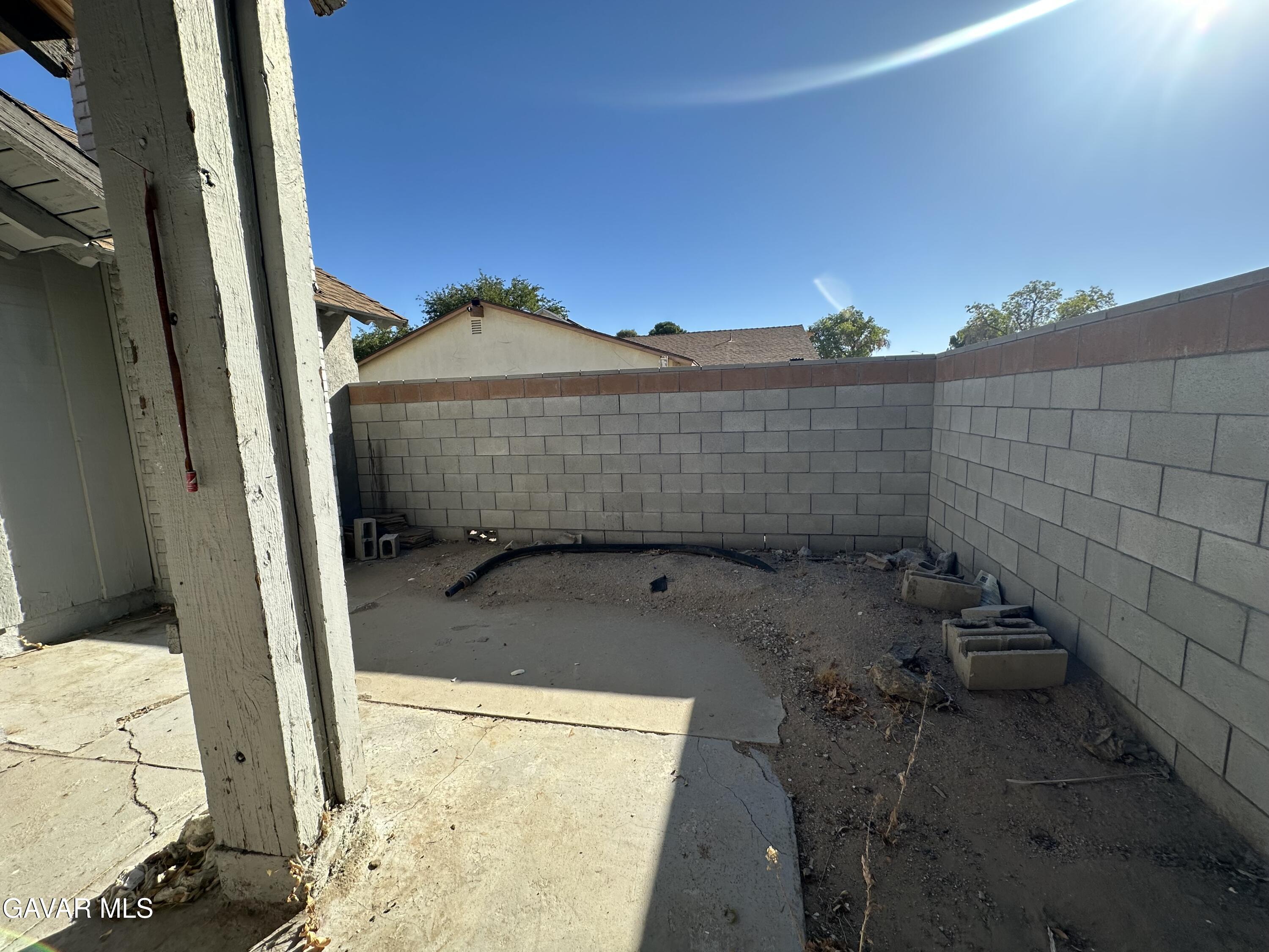 1111 Caperton Street Lancaster, CA 93535 - Photo 20 of 49 a view of balcony
