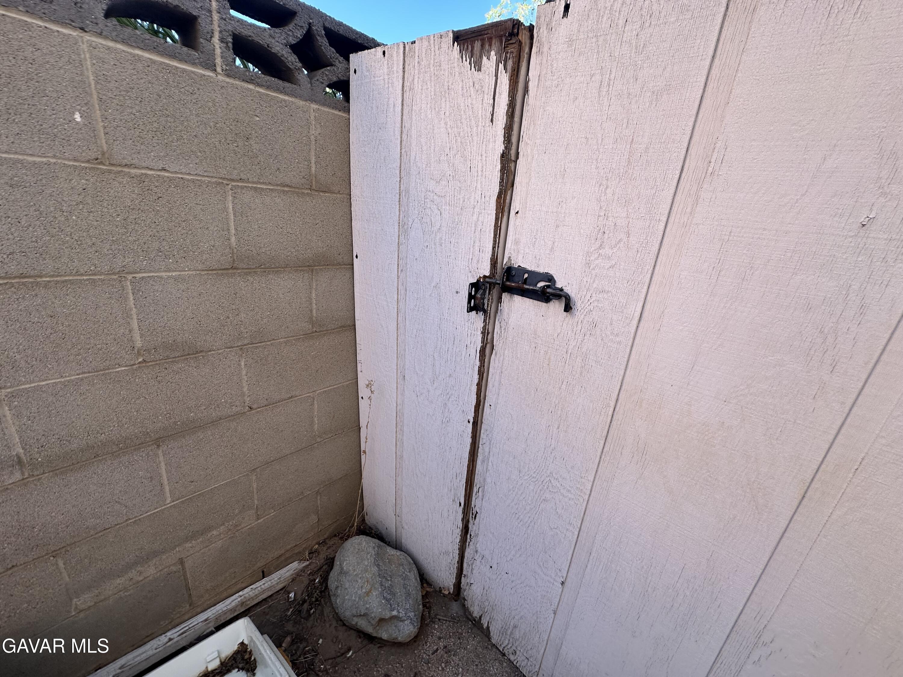 1111 Caperton Street Lancaster, CA 93535 - Photo 26 of 49 a bathroom with a shower