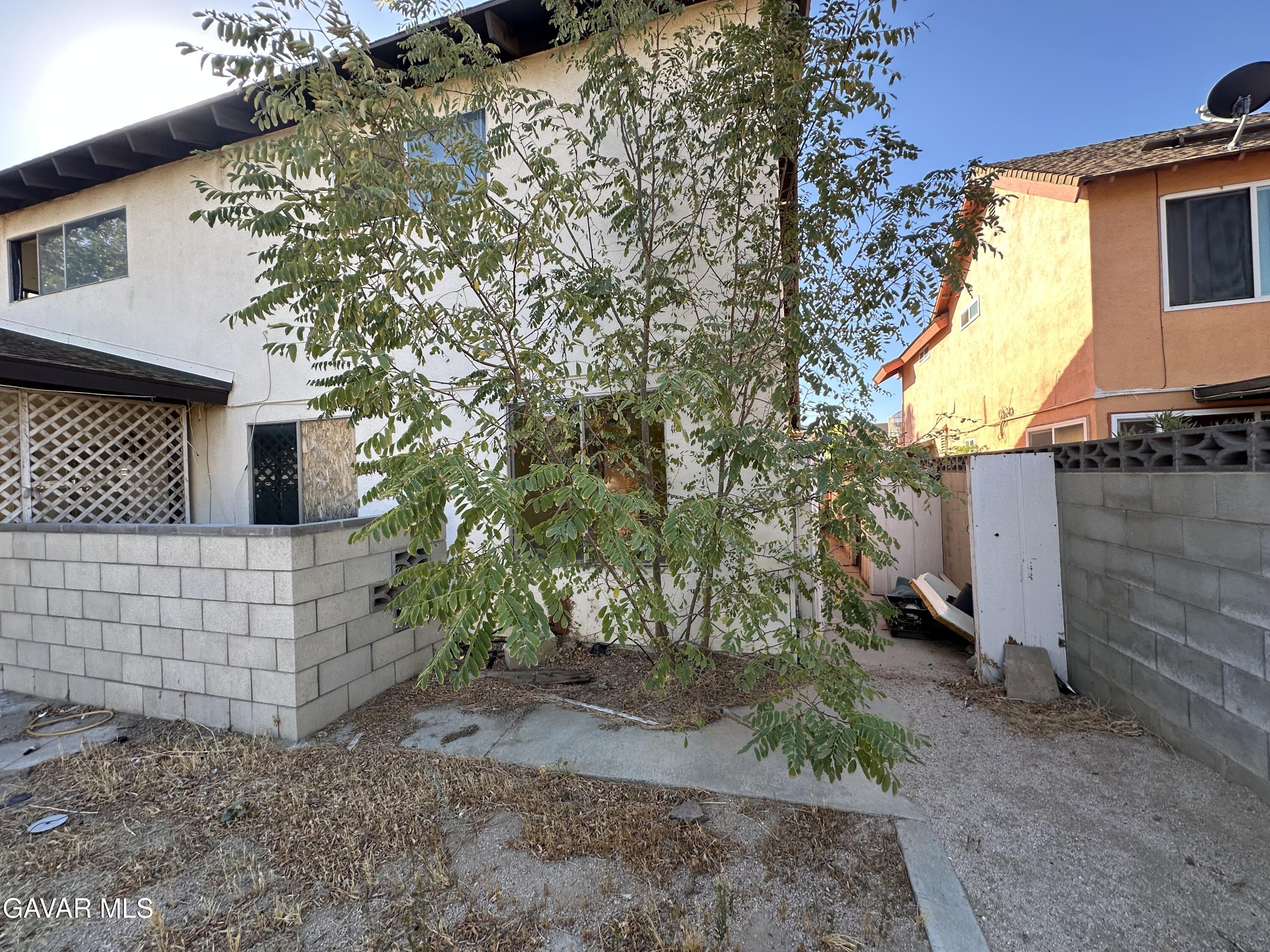 1111 Caperton Street Lancaster, CA 93535 - Photo 37 of 49 a view of back yard of the house