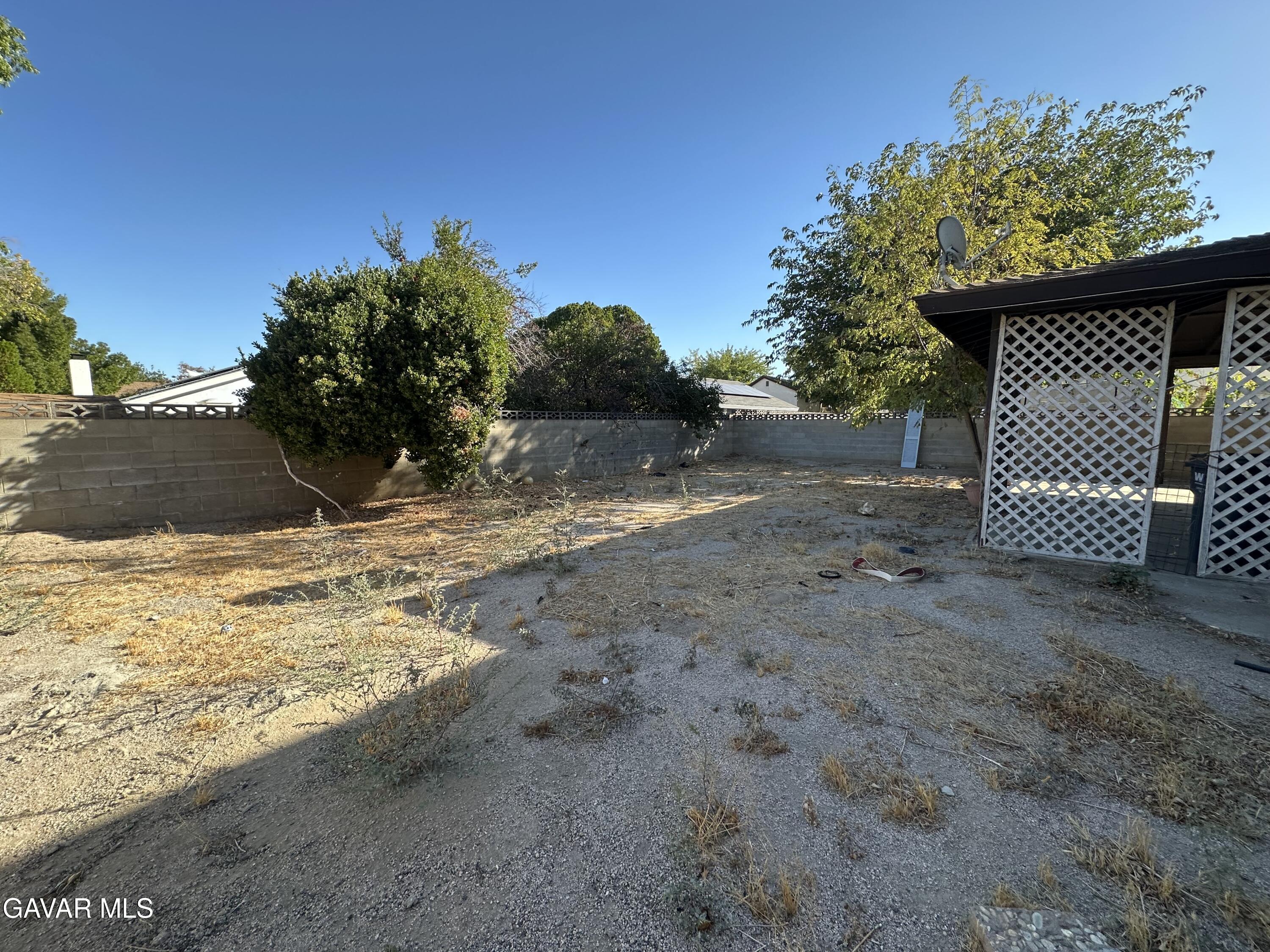 1111 Caperton Street Lancaster, CA 93535 - Photo 38 of 49 a view of a out door of the house